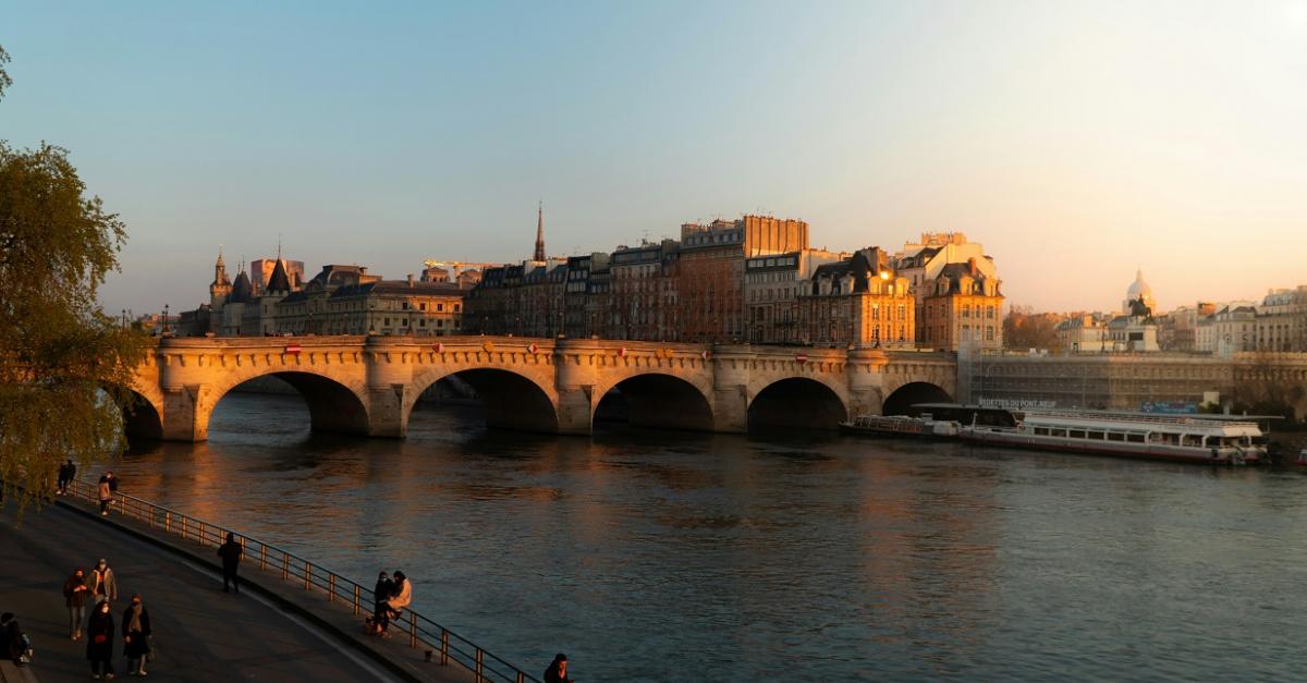 Paris Centre Inbetween Rivers PARIS ALONG THE RIVER