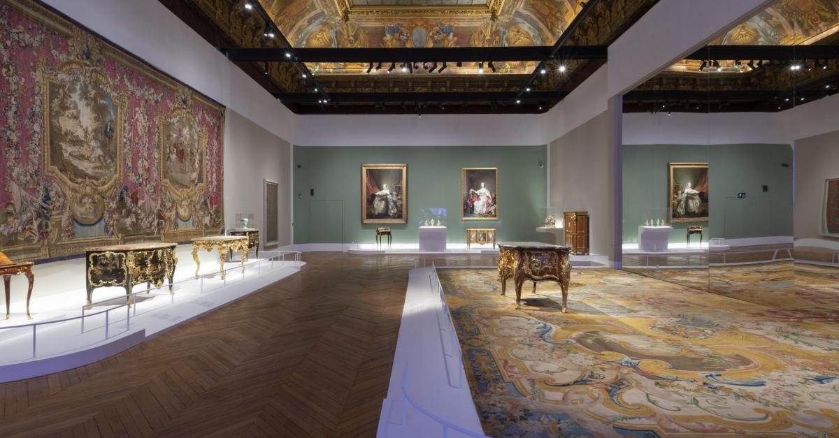 La Bourdonnais Hotel - THE EXHIBITION LOUIS XV PASSIONS OF A KING”