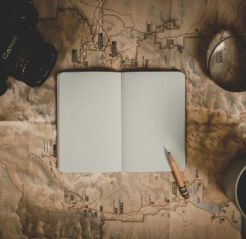 LES INDISPENSABLES DE VOYAGE POUR UN SÉJOUR À PARIS