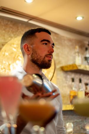 La Bourdonnais - Gloster Bar