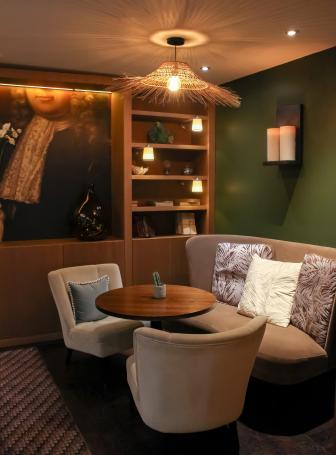 La Bourdonnais - Gloster Bar